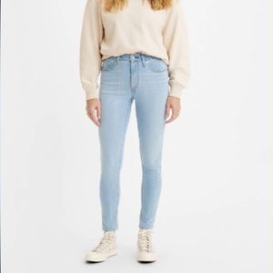 LEVIS 721 High Rise Skinny Jeans Lightwash Size 30